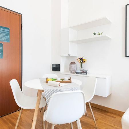 Magic flat in Duomo by Easylife Lejlighed Milano Eksteriør billede