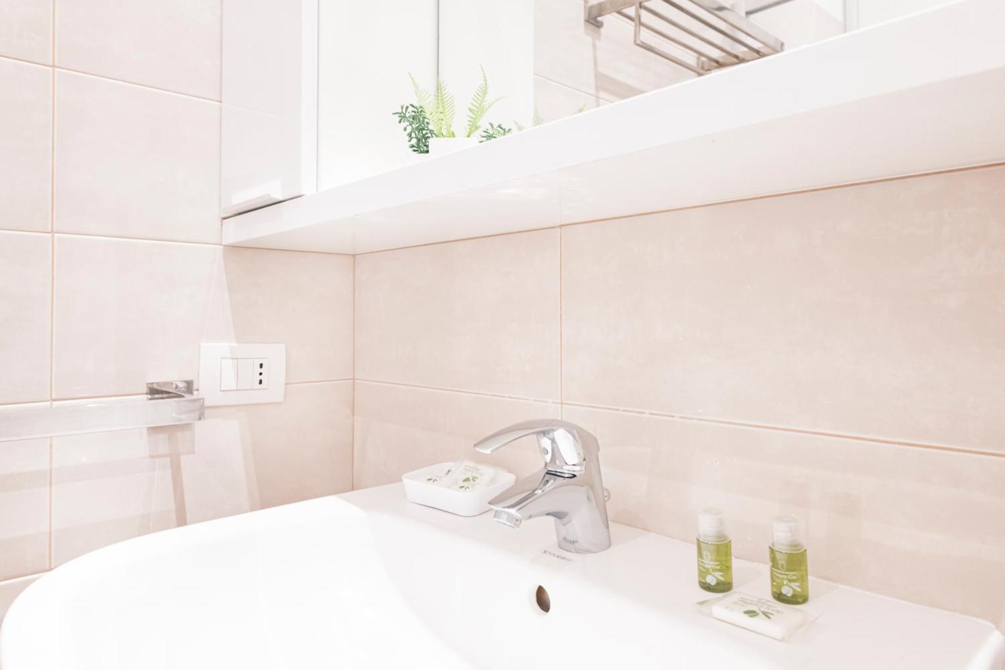 Magic flat in Duomo by Easylife Lejlighed Milano Eksteriør billede